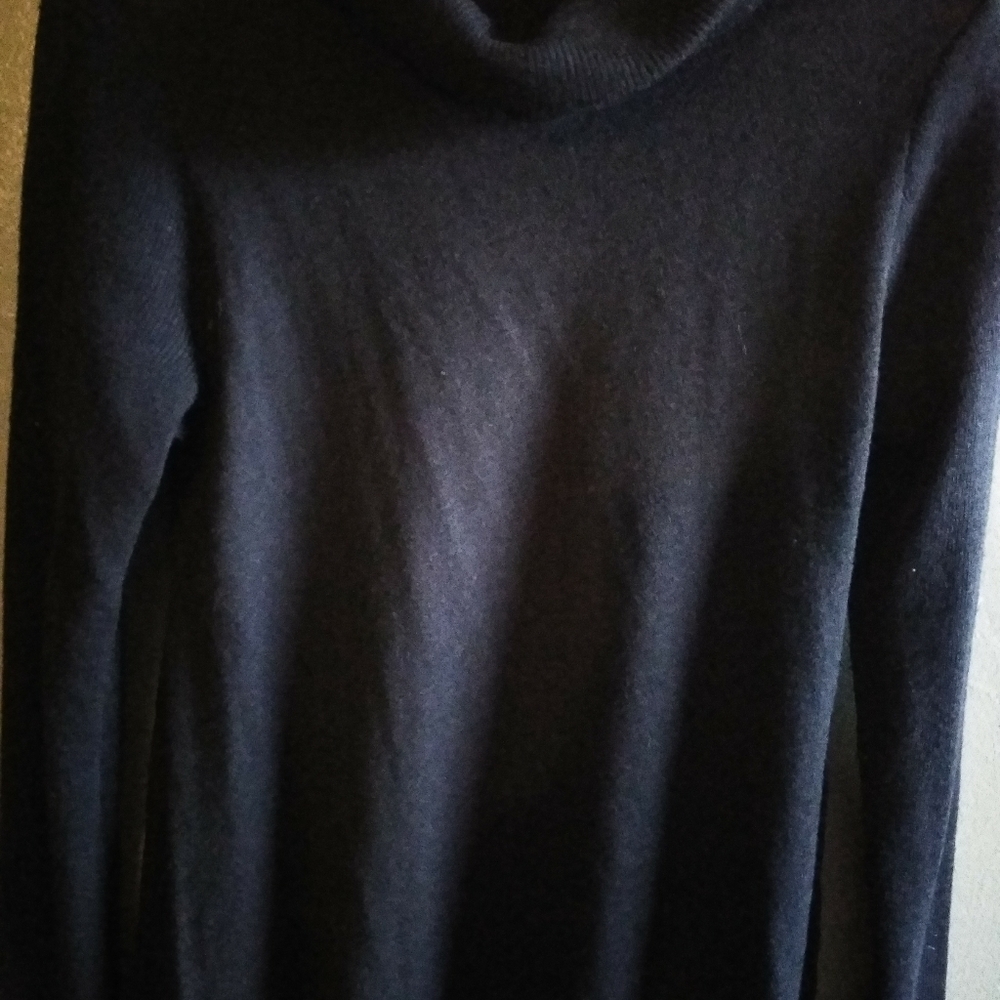 Sweaters - Picture 3 of 10